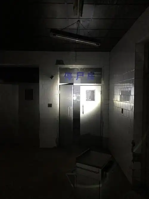 夜探废弃医院有重大发现!