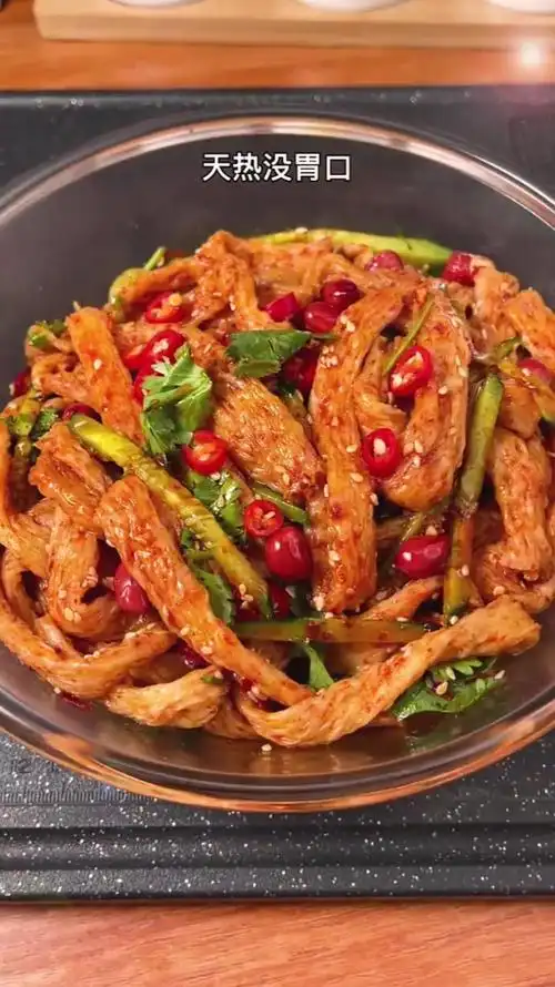 夏天最爱的凉拌牛筋面,酸辣爆汁,又q有弹,比凉皮好吃