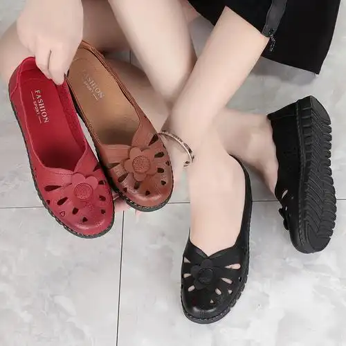 妈妈鞋软底中年女凉鞋女夏季老人平底中老年女防滑妈妈单鞋洞洞鞋