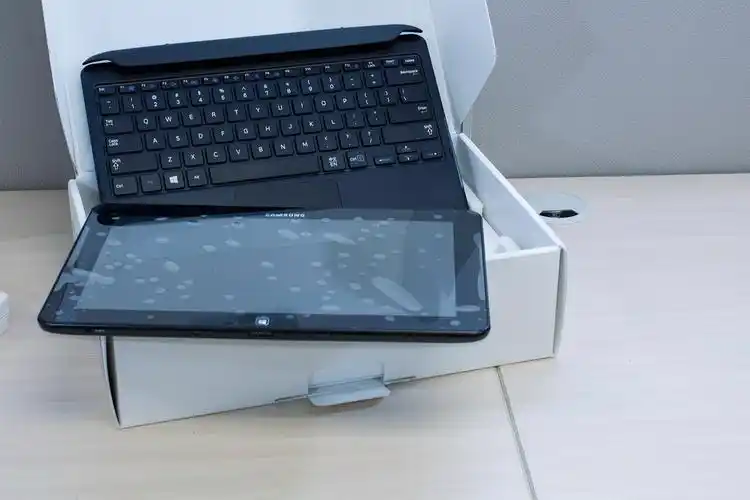 [全国] [售] 6900元包快出win8 平板 三星xe700t1c - 二手电脑交易