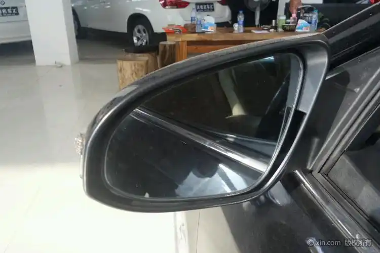 丰田凯美瑞后视镜面