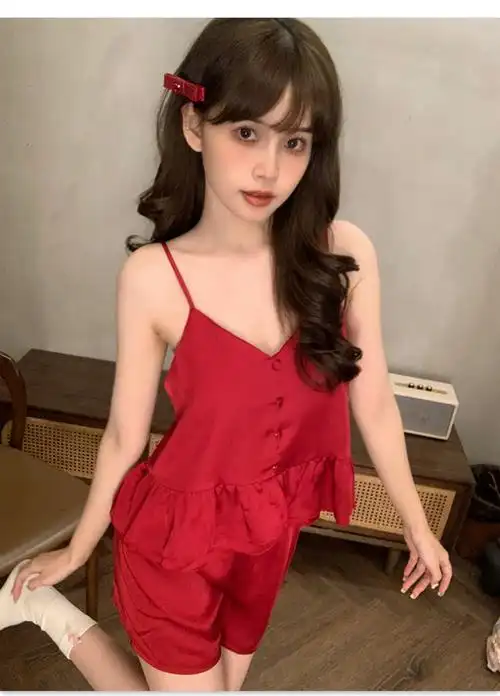 网红女私藏纯欲法式性感吊带短裤冰丝高级感红色三夏