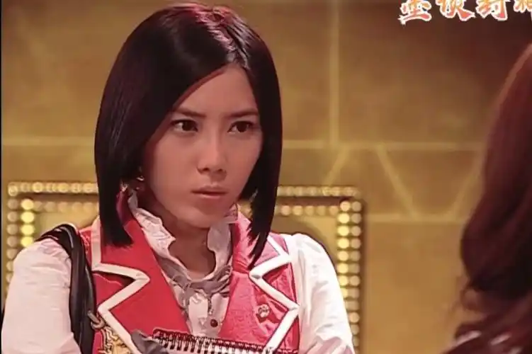 萌学园乌克娜娜决定带着乌拉拉离开萌学园因为不想她成为奈亚