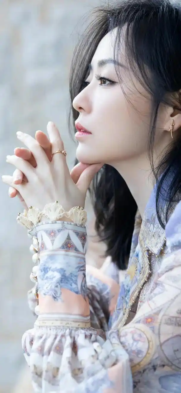 明星系列壁纸～张靓颖