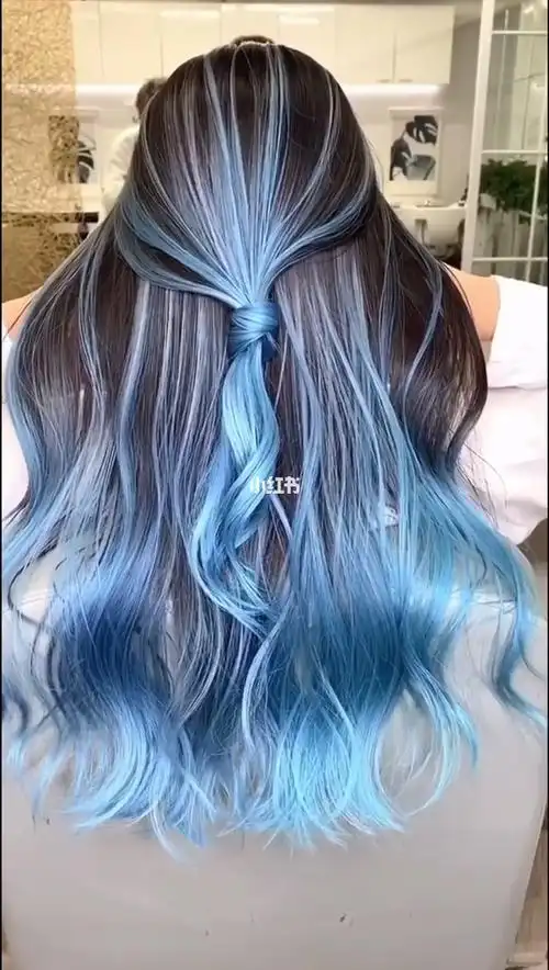 蓝色妖姬渐变染_蓝色妖姬_my hair salon(望京店)攻略_中长发_发型