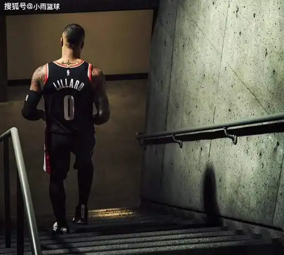 nba日报:浓眉或明日复出,利拉德严禁开拓者摆摊,雄鹿与公牛互怼_阿伦