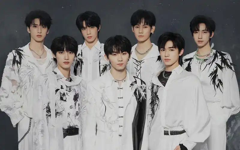 时代少年团2021火力全开演唱会舞台预告片