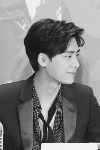李易峰侧脸图片大全 李易峰帅气侧颜图片最新