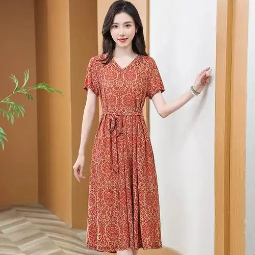 妈妈短袖碎花连衣裙女夏季2024年新款中老年女装收腰显瘦遮肚裙子