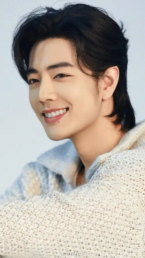 肖战露齿笑容##肖战白衣露齿笑#一起露齿笑一笑,@x玖少年团肖战day