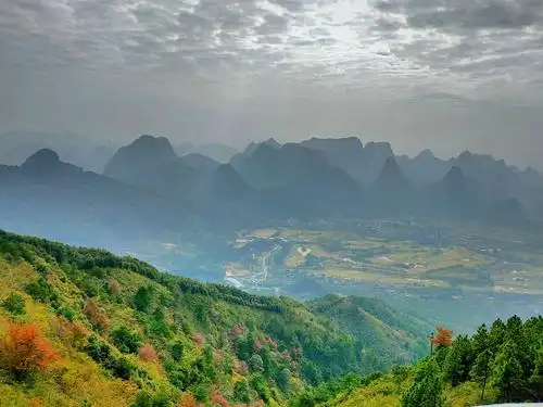 尧山是观看桂林山水必去的,有了尧山行,对桂林的山水才会有深入的了解