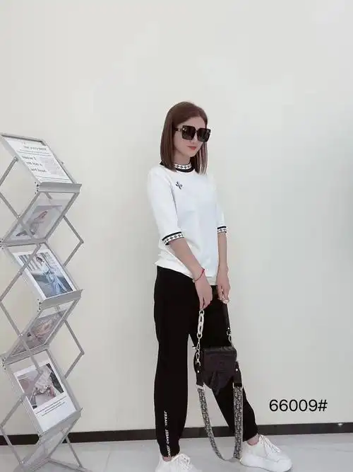 t恤女韩版新款绣花打底衫短袖金影奇2023秋季女装大码纯色女上衣