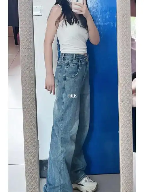 真的是我目前遇见过版型最好的一条高腰阔腿裤.