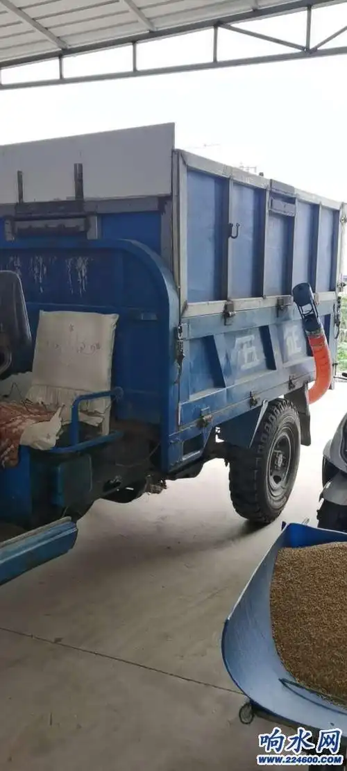 五征三轮车出售