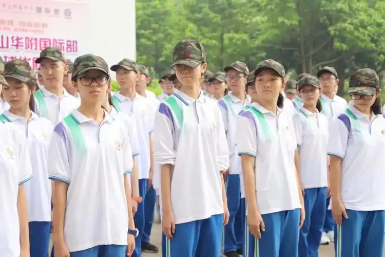 中山华附2018军训系列报道一军训让青春迈开正步