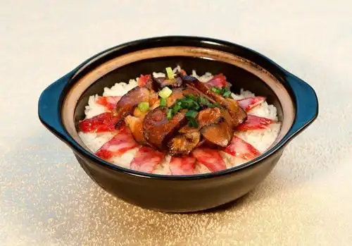 "小葱日食记"——煲仔饭:经典粤式美食知多少!