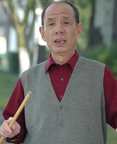 他是国家一级演员!娶二婚妻子为继女买房!如今79岁仍在演戏捞金!