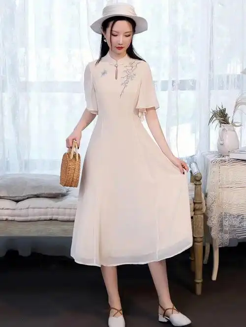 纯色a摆裙刺绣改良版旗袍裙