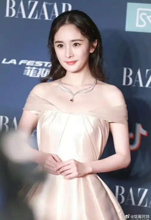 杨幂19岁时旧照