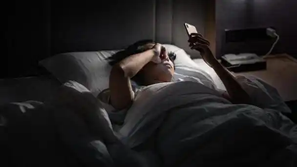 心想这会儿躺床上肯定能一觉睡到大天亮.