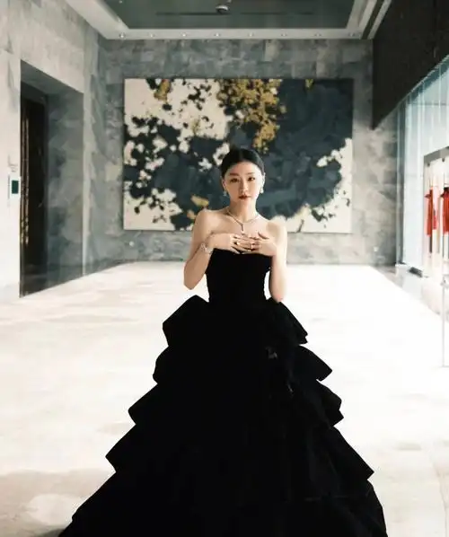 金靖礼服穿搭解析