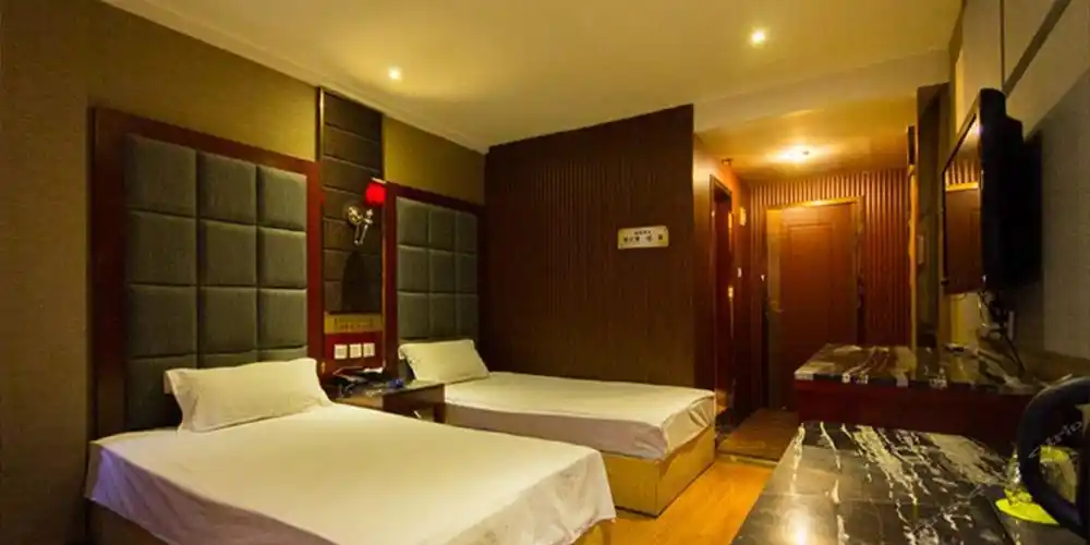 金水区 >> 酒店  标签: 宾馆快捷酒店 丽湖金沙快捷洗浴酒店共多少人