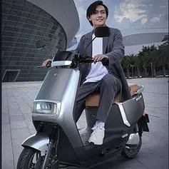 aima 爱玛 电动车72v22ah长续航轻便电动摩托车电瓶车  破冰 奶酪白