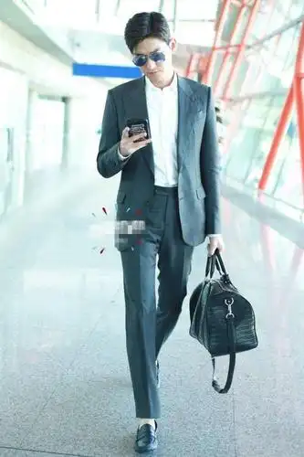 185邓伦看起来比183张翰还矮对比谁谎报身高一目了然啊