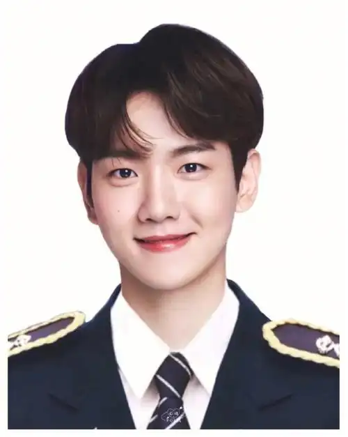 边伯贤证件照可可爱爱🤍