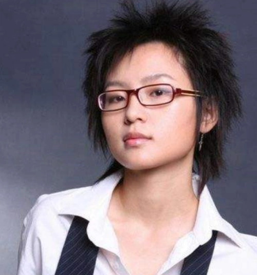 有种"巧合"叫周笔畅整容,原本想整成闺蜜样子,结果变成了刘诗诗