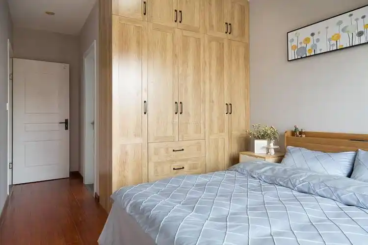 2022北欧卧室实木衣柜装修效果图片