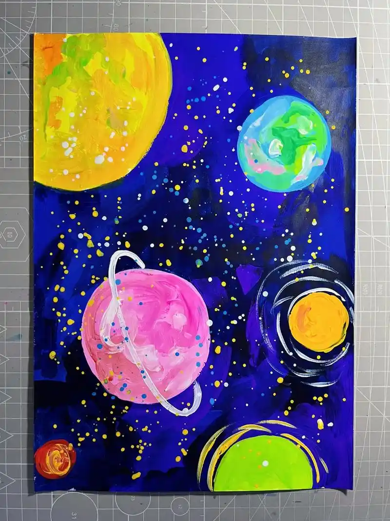 整个水粉的涂色比较随意,按照自己的喜欢来绘画星球的纹理～ #儿童画