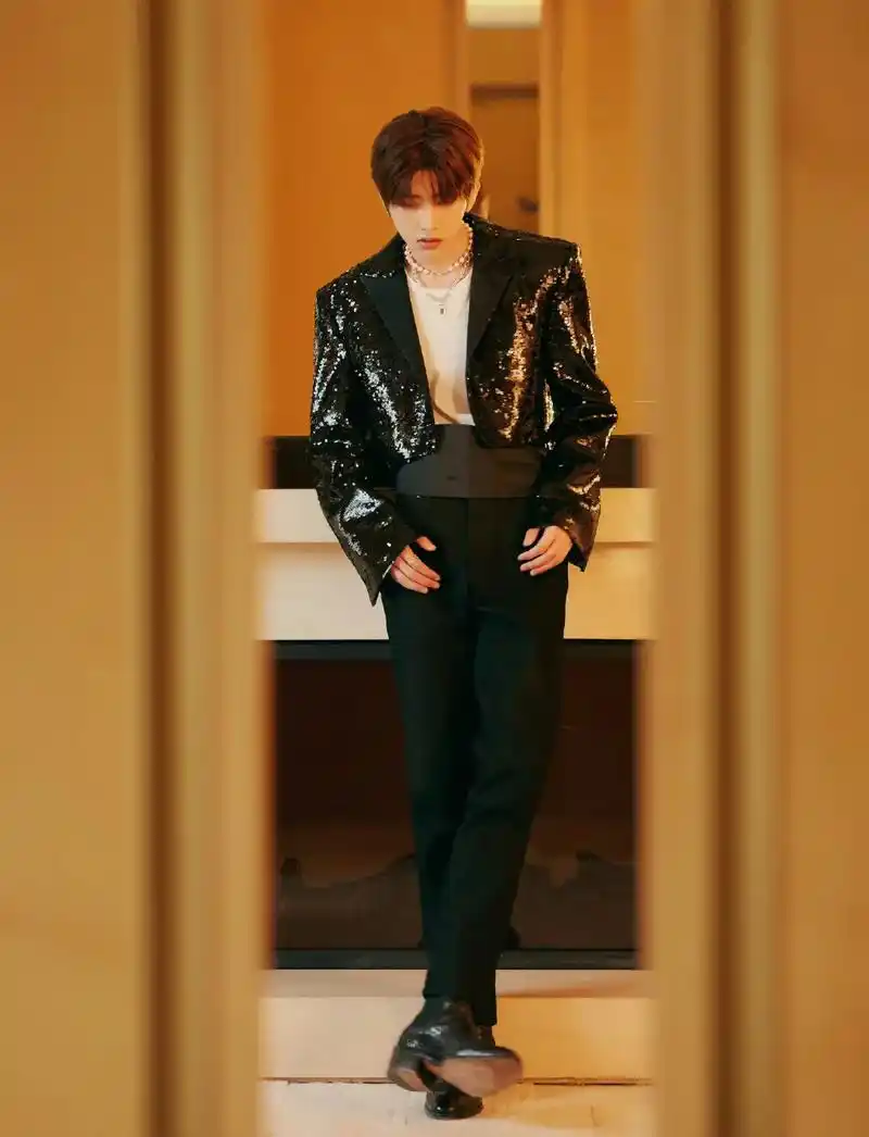 谁懂啊,真的很喜欢坤穿短上衣#蔡徐坤 #未曾谋面的终将会相遇 - 抖音