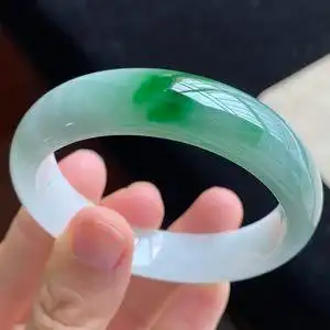 翠东南 已嫁  缅甸天然a货翡翠云南瑞丽55.5圈冰种飘辣阳绿花手镯