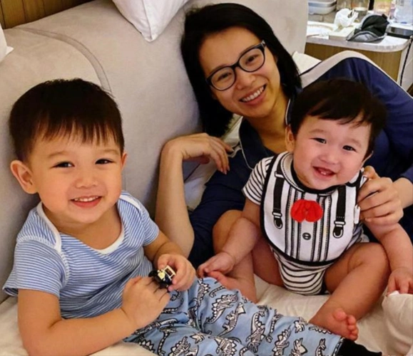 胡杏儿宣布怀三胎!手抚孕肚一脸幸福,4年生3胎老公以她为荣