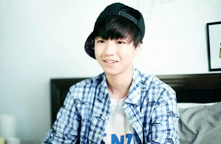 王俊凯/no logo/size 1837*1202/#tfboys偶像手记