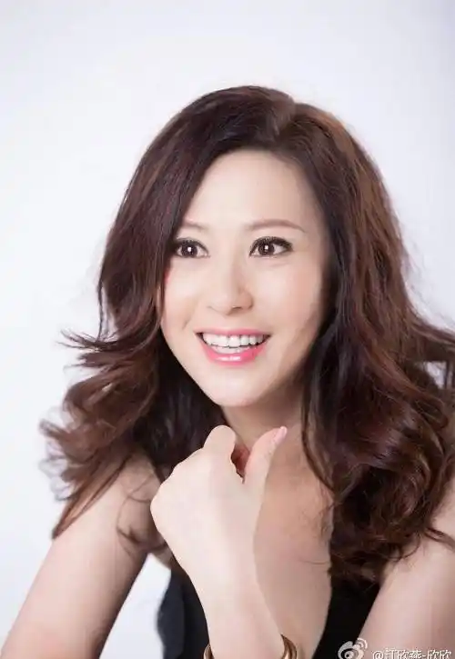 张卫健前女友tvb花旦江欣燕放下12年婚姻伤痛,新剧饰演冻龄妈妈_生活