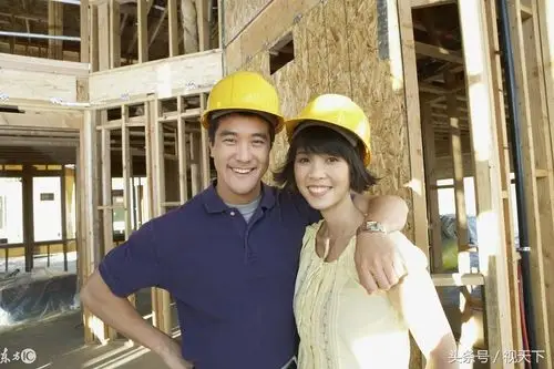 工地上的小夫妻白天你忙你的我忙我的夜晚才是他们的私密时刻