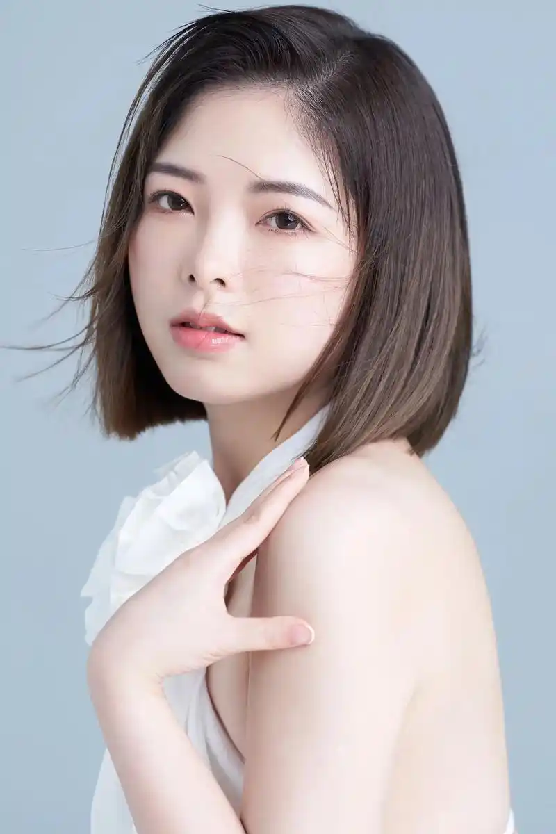 武汉肖像摄影 #白盒子肖像馆 #摄影  适合所有女孩子拍的 - 抖音