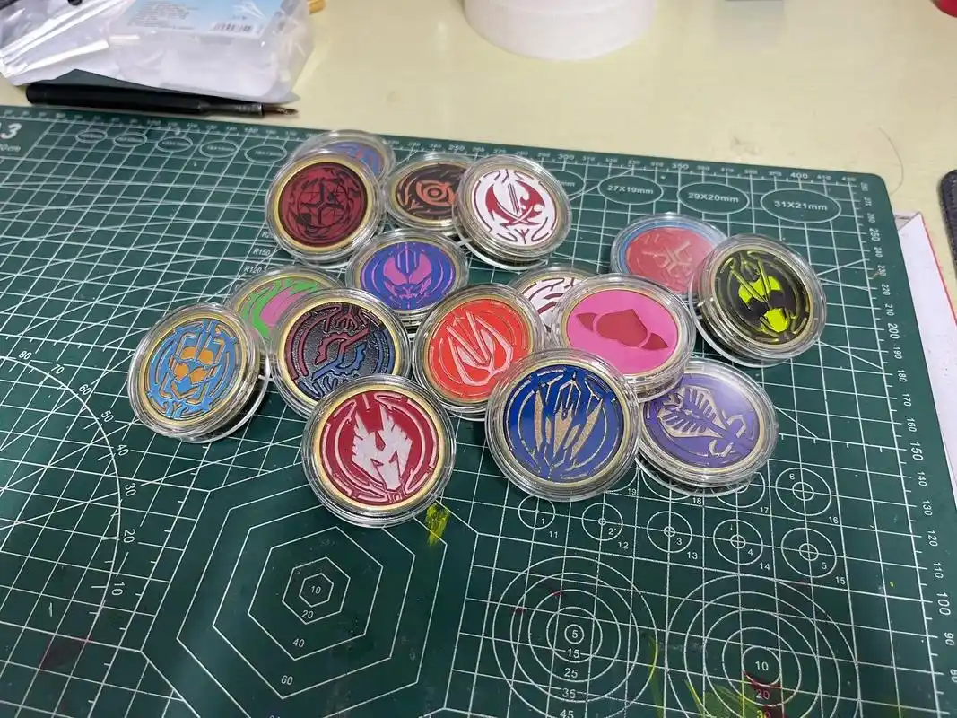 假面骑士欧兹自制硬币.#手工diy #手工 #卡面来打 #d - 抖音