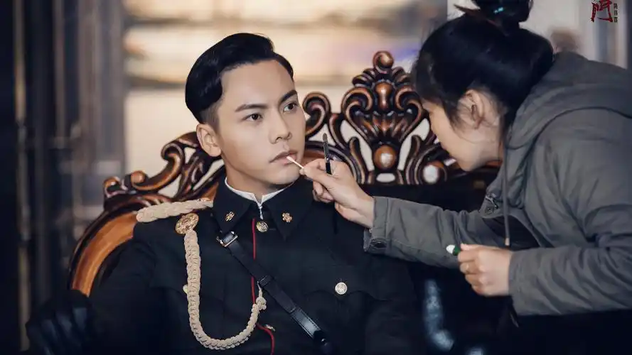 帅气佛爷张启山图片壁纸