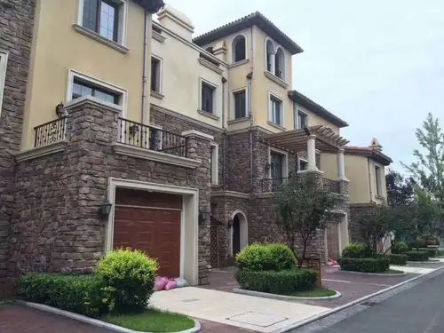 盛世公馆3室2厅2卫56万元