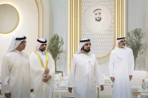 穿高定戴钻表,还是壕奢网红|王子|王室|言情片