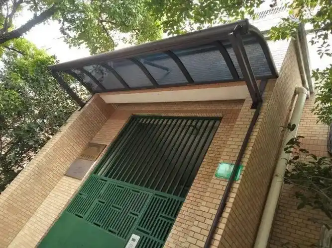 家用停车棚户外防雨防晒遮阳棚窗户阳台雨棚定制别墅耐力板露台棚