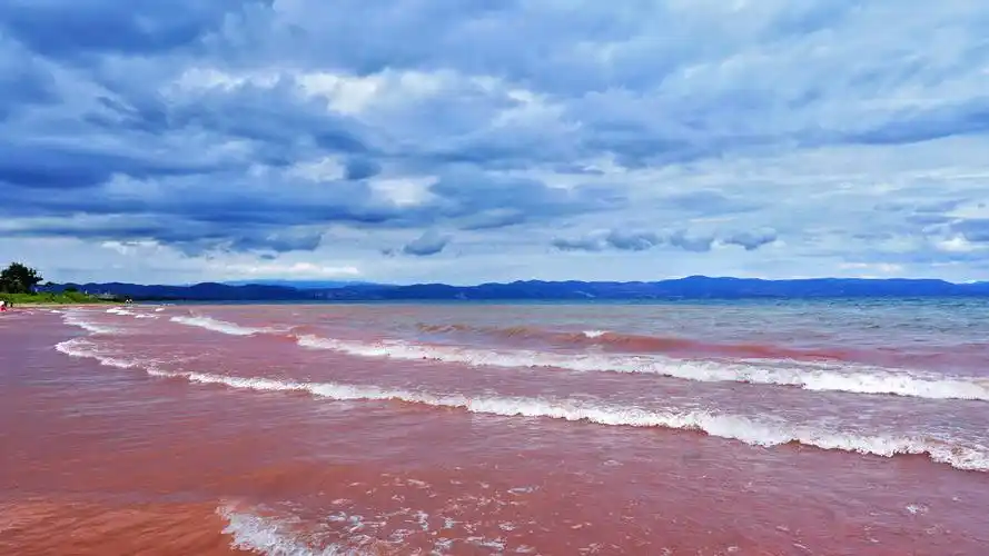抚仙湖的红沙滩