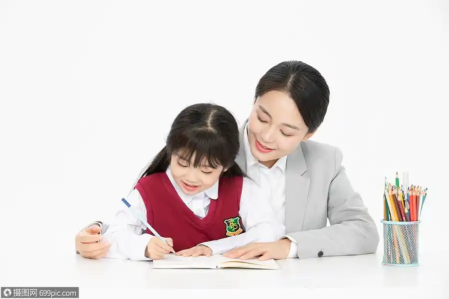家庭教师辅导学生功课家教儿童