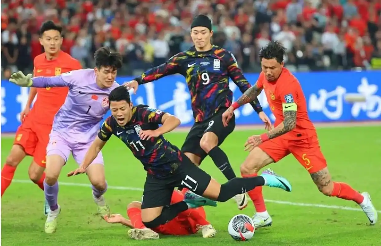 世预赛国足0比3不敌韩国队# 11月21日晚,2026年国际足联世界杯亚洲区