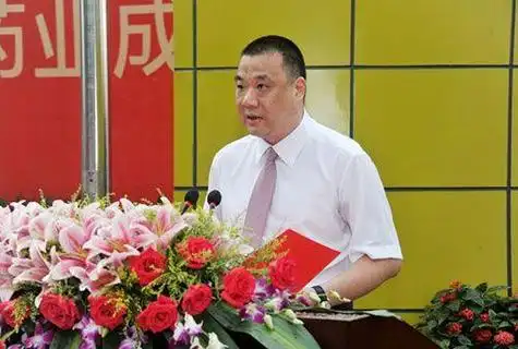 他就是上市公司康美药业创始人的三公子马嘉骏.