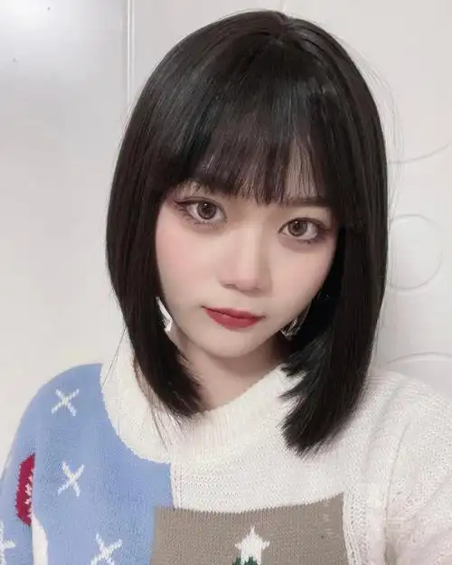 留了七年长发我现在剪短发了