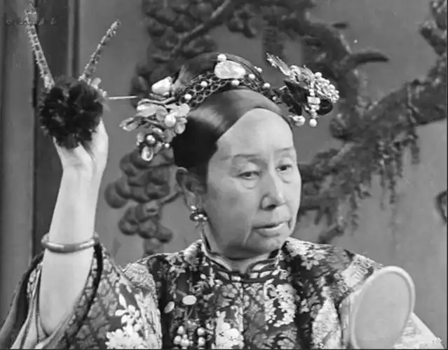 陪伴慈禧53年的大太监李莲英8岁就拿到的处世哲学护他一世周全